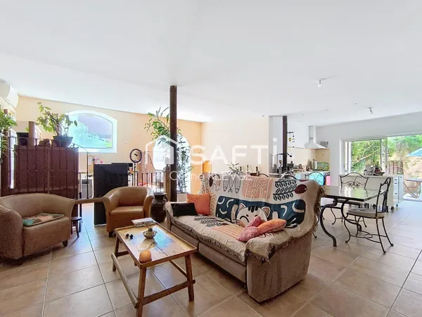 MONTADY MAISON DE CARACTERE 238M² AVEC 2 LOGEMENTS INDEPENDANTS ET TERRASSES
