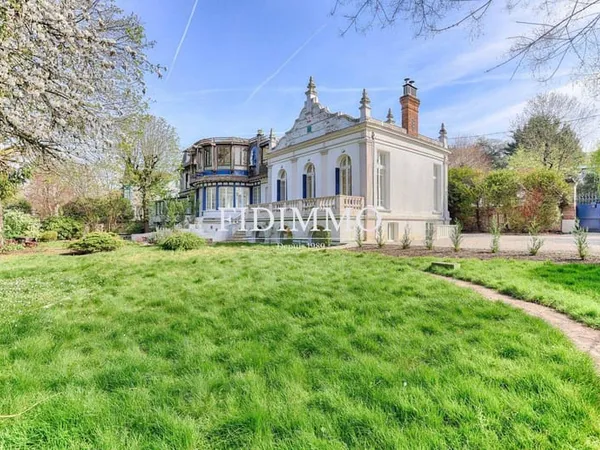 Château 9 pièces 138 m²