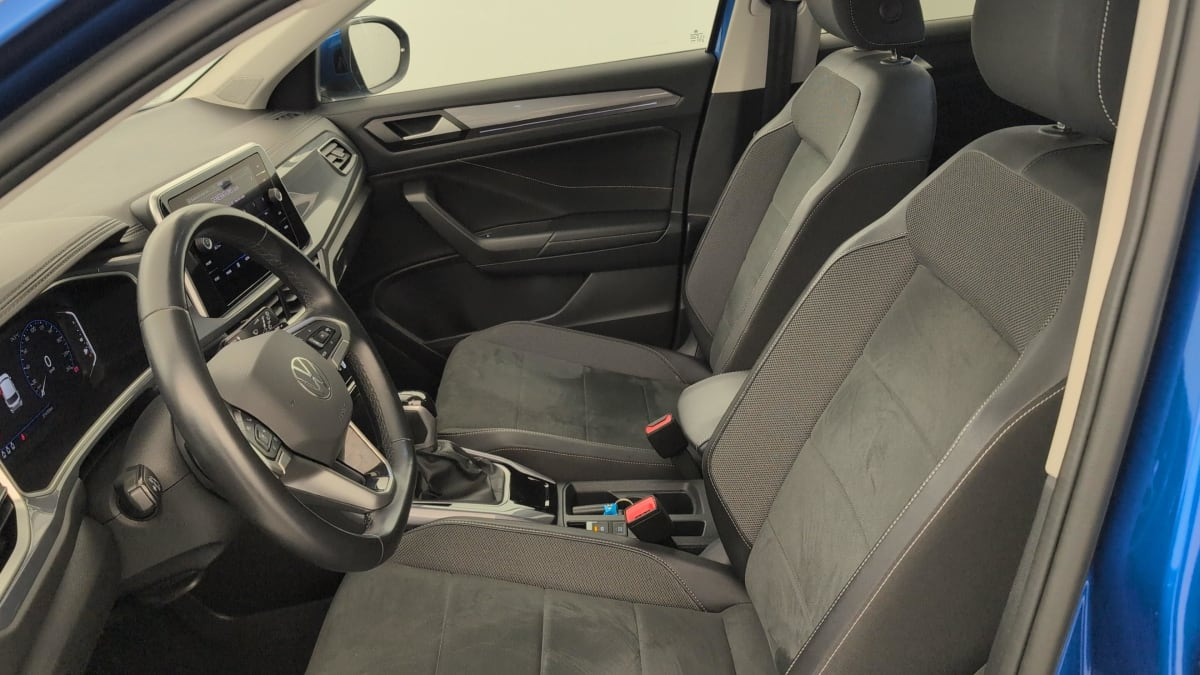 Volkswagen T-Roc — photo 9