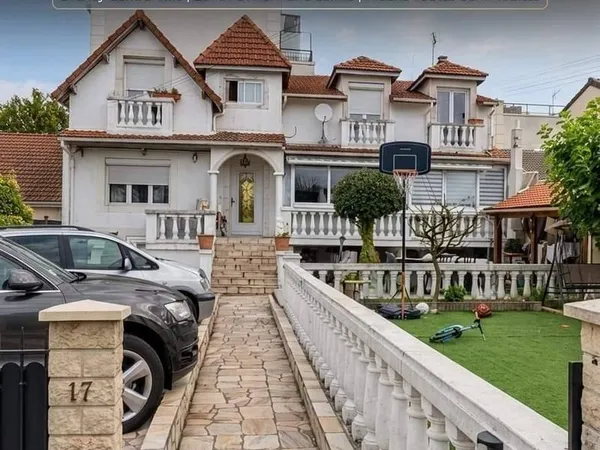 Maison 10 pièces 250 m²