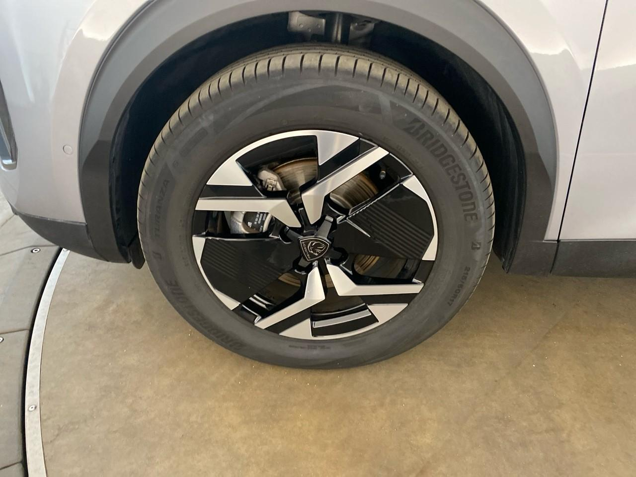 Peugeot 2008 electrique 156 ch 54 kwh gt — photo 11