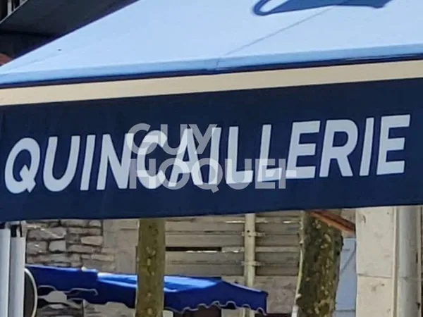 QUINCAILLERIE DROGUERIE - LOT (46)