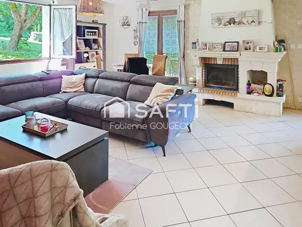 Maison familiale de 214 m² env sur 2090 m² env de terrain , 4 chambres