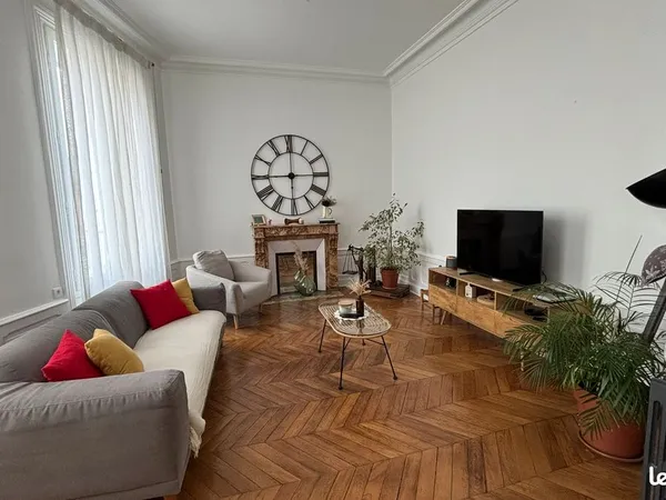 Appartement T5 - 148 m2 - Place Delille - Clermont Ferrand