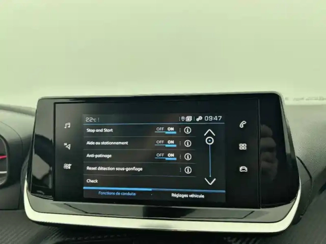 Peugeot 2008 puretech 130 s&amp;s eat8 — photo 23