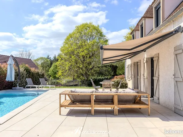 Propriété 9 pièces 205 m²