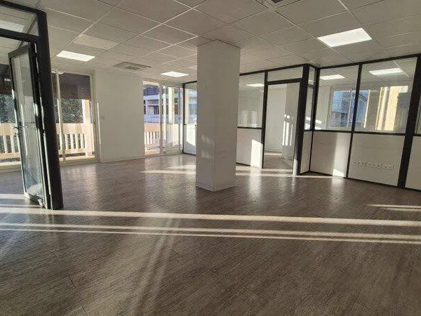 Local commercial 117 m²