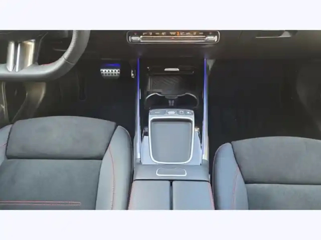 Mercedes Glb 200 d amg line — photo 18