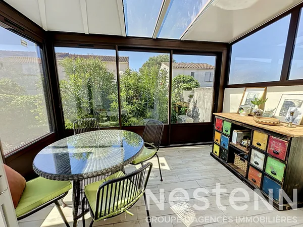 Maison à vendre à Saint-Rémy-de-Provence avec jardin, piscine, garage et vue sur les champs