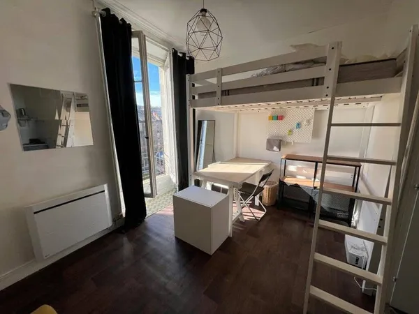 Studio 1 pièce 19 m²