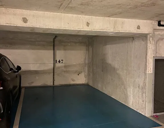 Stationnement Location Saint-Denis   100€