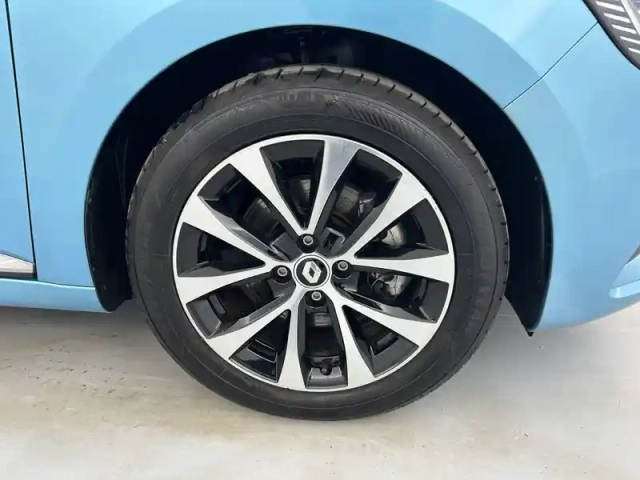 Renault Clio e-tech 140 - 21n — photo 90