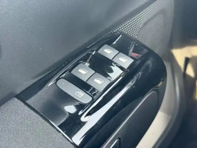 Citroën C3 1.2 puretech 110ch s&amp;s shine 120-123g — photo 10