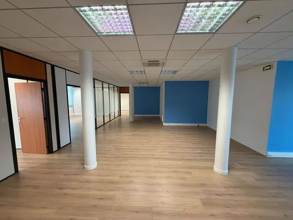 Bureaux 197 m²