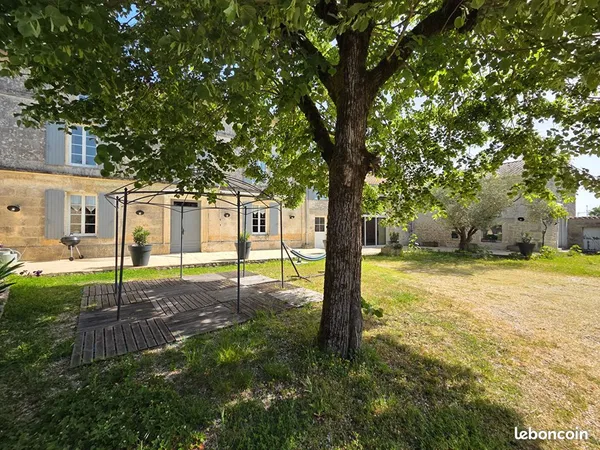 Maison 11 pièces 308 m²