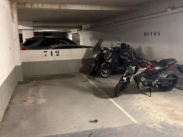 Place de parking - Rue des Arquebusiers
