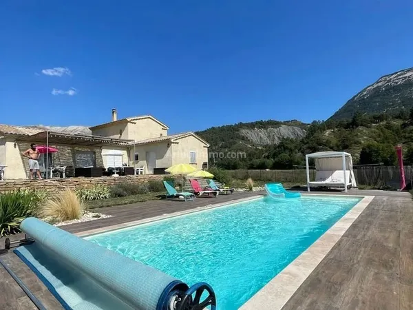 Maison 5 pièces 153 m²