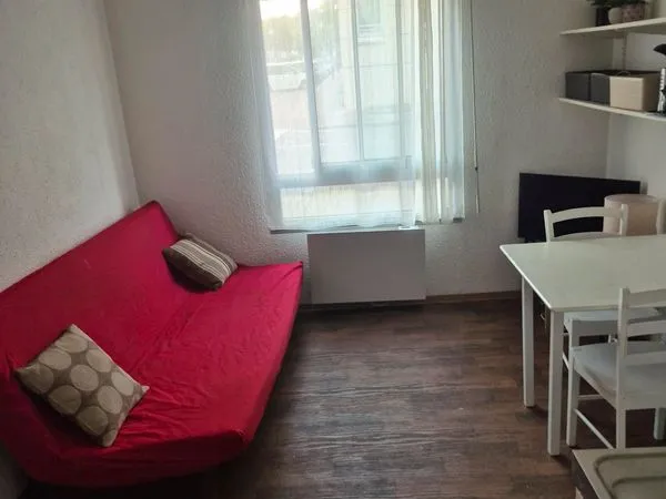 STUDIO MEUBLÉ 18 m² CENTRE-VILLE PARAY-LE-MONIAL