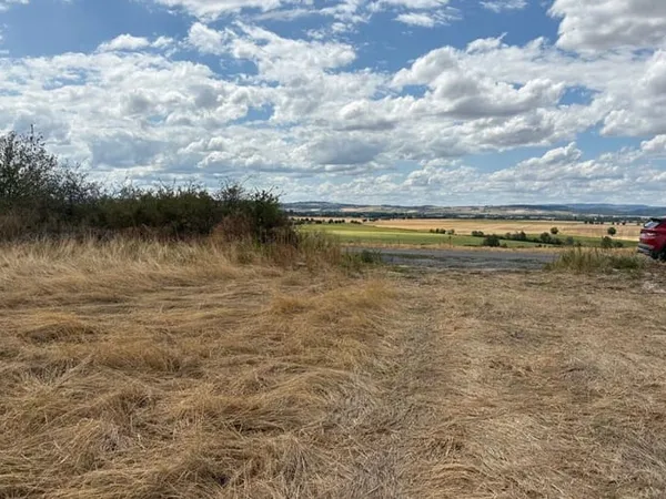 Terrain 1260 m²