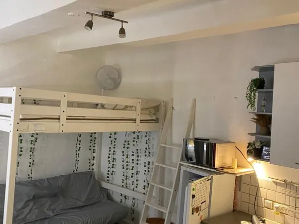 Studio 18m² Aix en Provence centre historique 1er étage