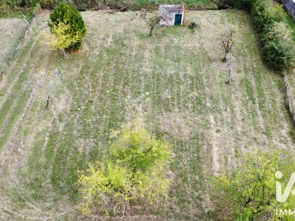 Terrain 1060 m²
