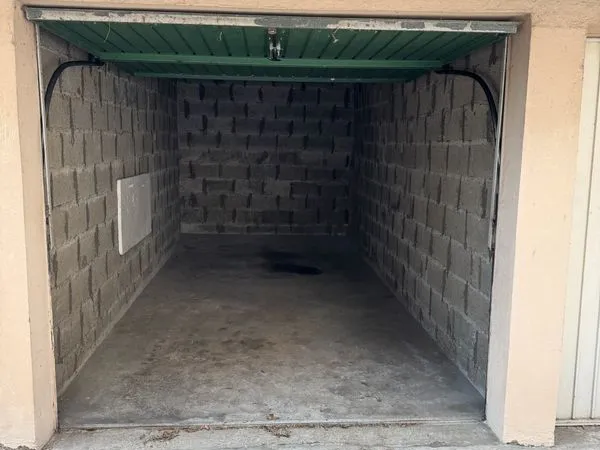 Garage à louer
