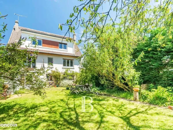 Maison 8 pièces 153 m²