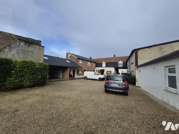 Maison 6 pièces 370 m²