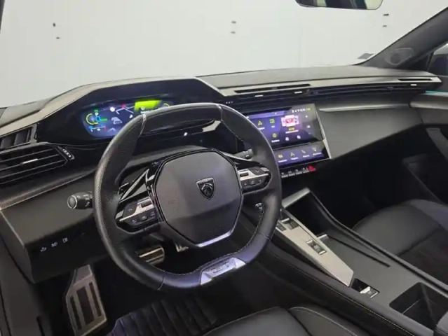 Peugeot 408 phev 225ch gt e-eat8 suréquipée + toit ouvrant — photo 18