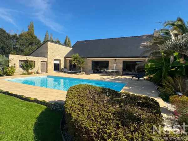 À vendre - CARNAC - Maison lumineuse avec vue dégagée et piscine
