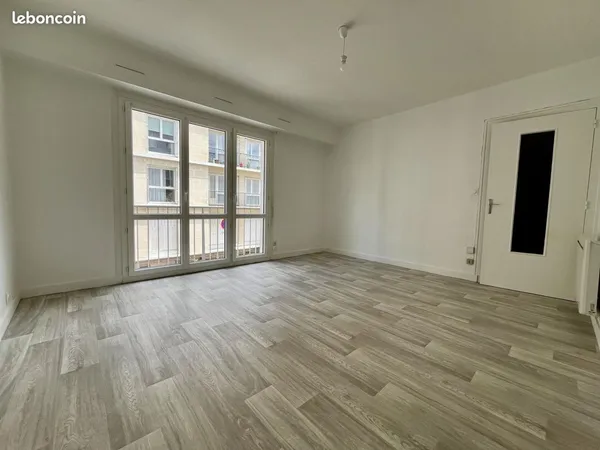 T1 29 M2 quartier Procé très bon état,