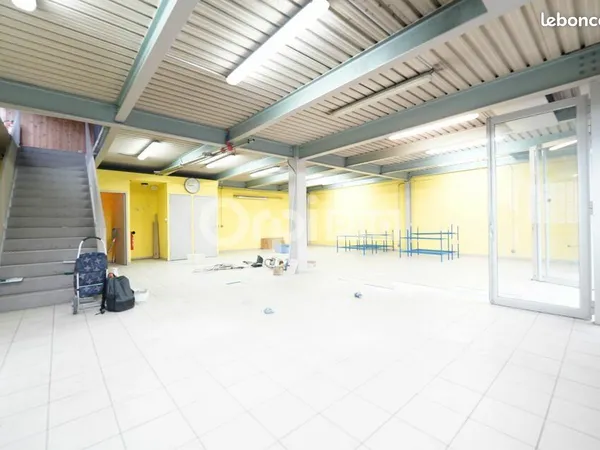 Local d'activité 215 m²
