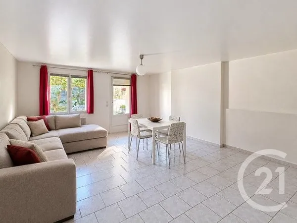 Bâtiment 122 m²