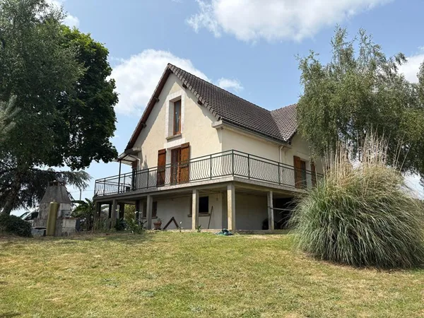 Maison 160m2, dépendances, 1,58ha