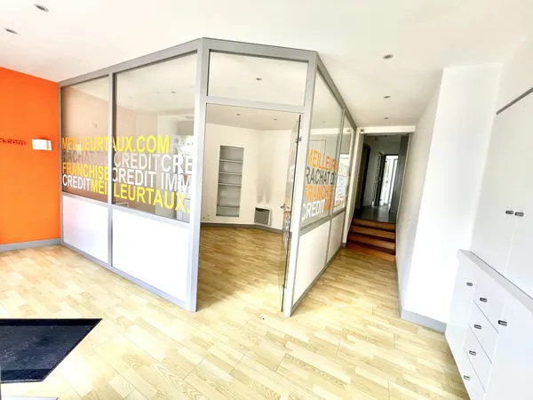 Bureau et espace de travail Vente Landivisiau 118250€