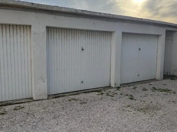 Location garage les sablette