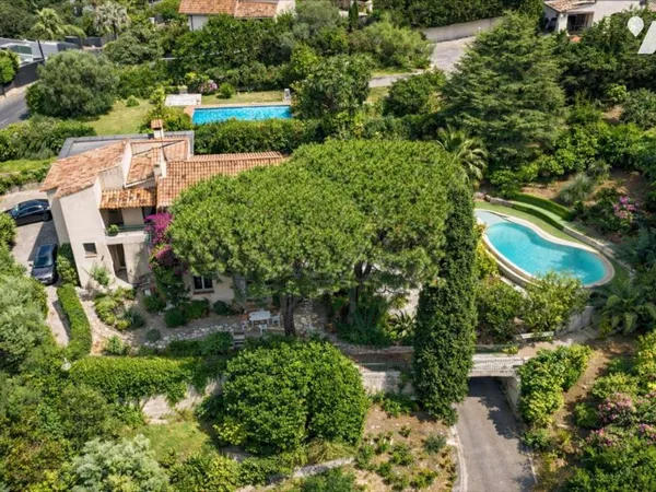 Maison 8 pièces 202 m²