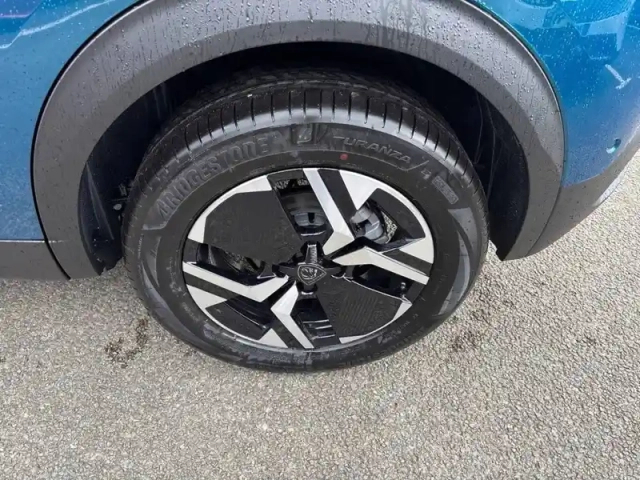 Peugeot 2008 hybrid 145 e-dcs6 — photo 13