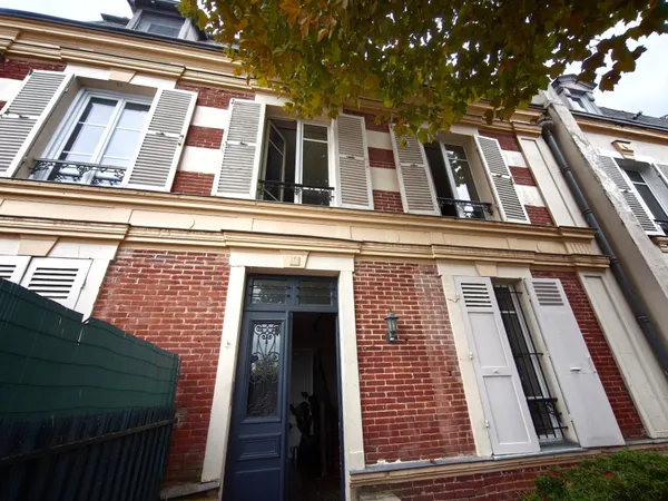Appartement F3, ancien entiérement rénové, 60m2