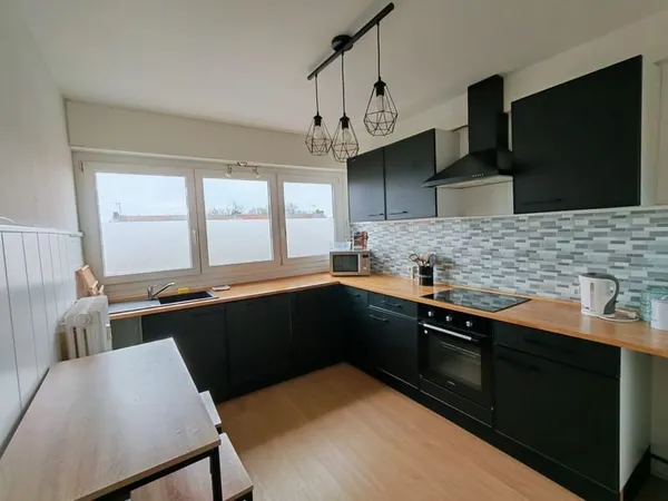 À louer  Appartement meublé en résidence sécurisée