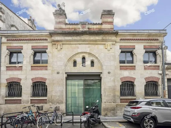 Bureaux 677 m²