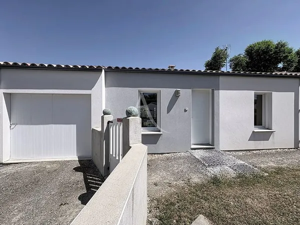 Maison récente de 2017 avec pergola bioclimatique et garage - Quartier La Bloire à Challans