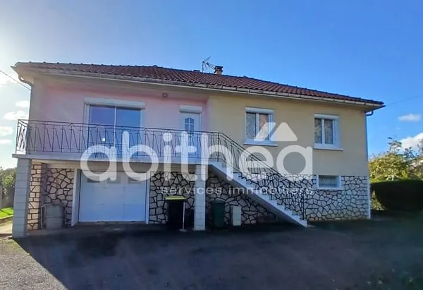 Maison d'habitation avec sous sol de 83 m2 et 1231 m2 de ter