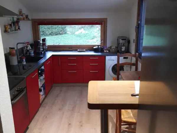 Location appartement 45 m² à plain-pied terrasse jardin et parking