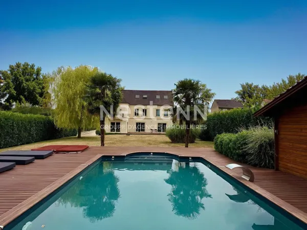 Villa avec piscine à vendre sur la commune de Ronquerolles - 6 chambres avec sous sol total