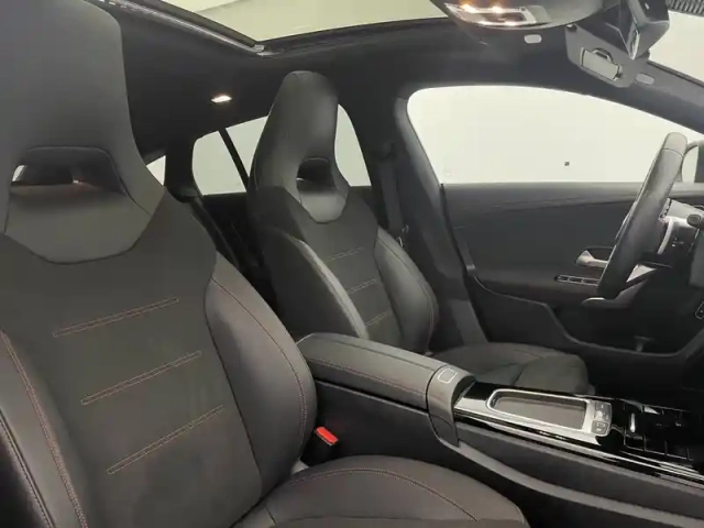 Mercedes Cla shooting brake 250 e hybrid eq 8g-dct — photo 28