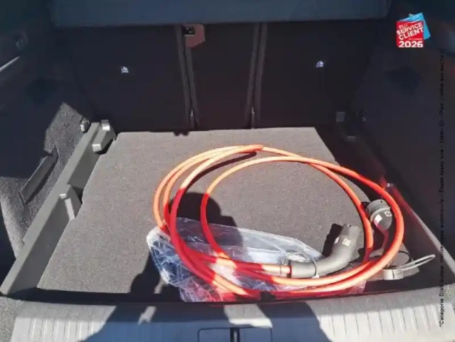 Peugeot 3008 hybride rechargeable plug-in 195ch gt e-dcs7 — photo 14