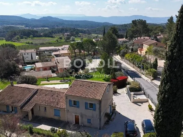 Maison de plain-pied 5 pièces 142 m²