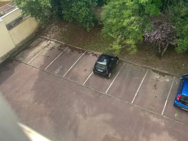 Parking 12 m²