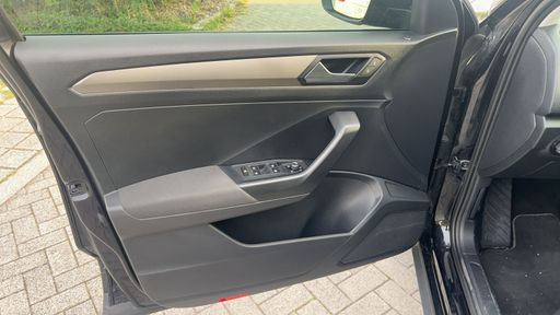 Volkswagen T-Roc 1.5 TSI 150 DSG7 - Lounge – 2020 – 68124 km – Essence – Boîte Automatique — photo 42